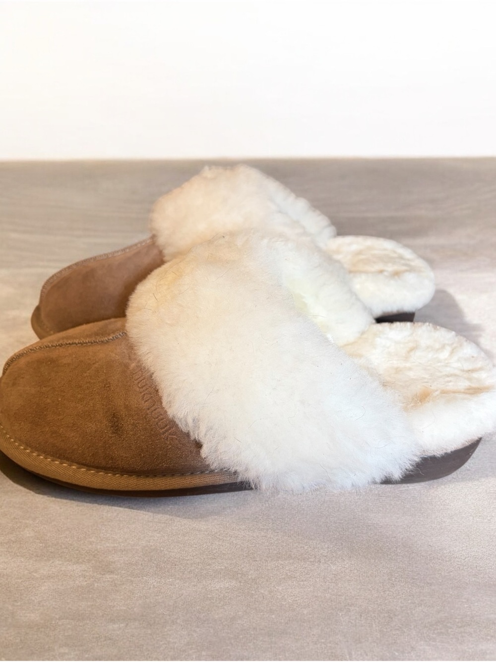 Nuknuuk Shearling-Lined Brown Suede Slippers with Cream Fur